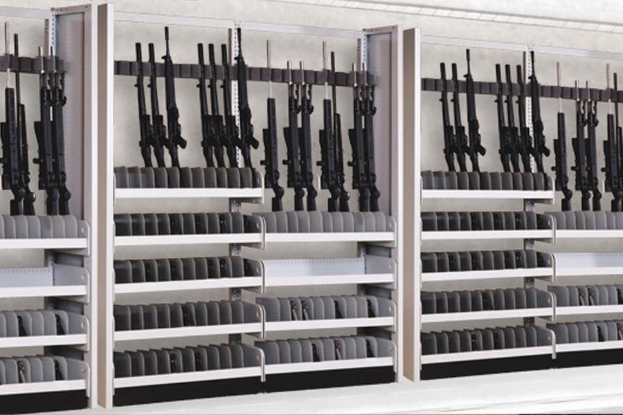 Solution de rangement pour armes longues, optimisant la s&#233;curit&#233; et l&#39;organisation.